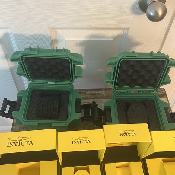 Six cool Invicta watch cases - Picture 6 of 6